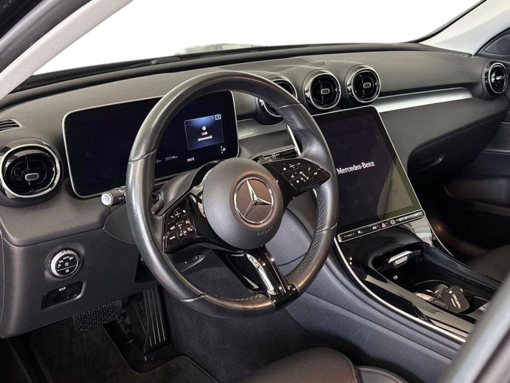 Mercedes-Benz C 2022 Musta