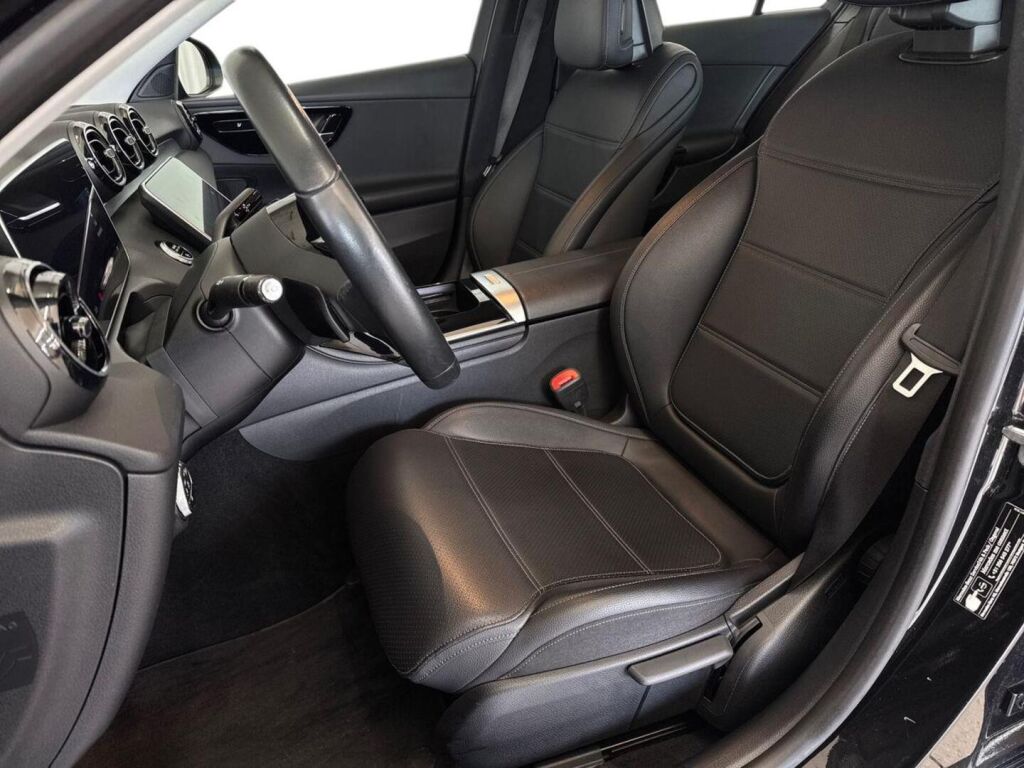 Mercedes-Benz C 2022 Musta