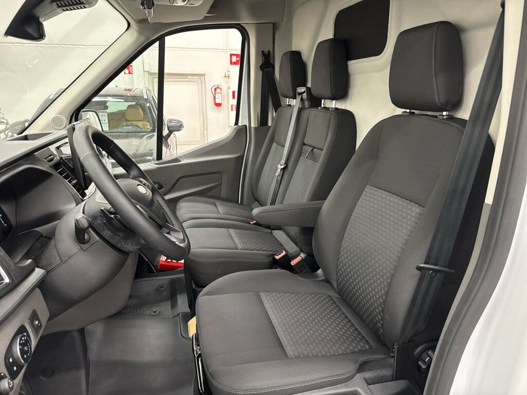 Ford Transit 2025 Valkoinen