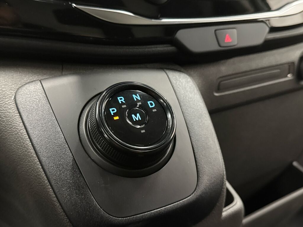 Ford Transit 2025 Valkoinen