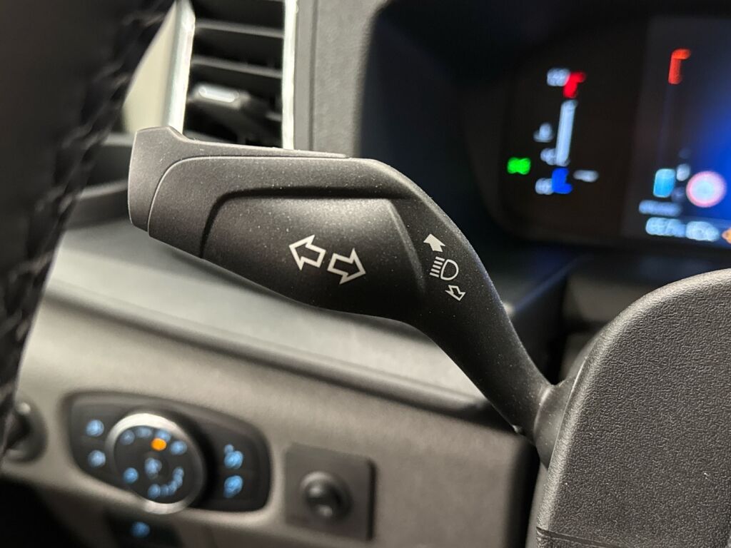 Ford Transit 2025 Valkoinen