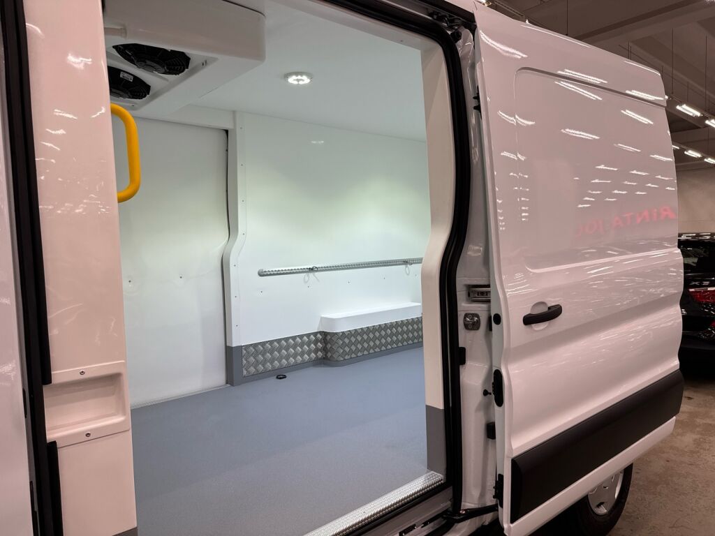 Ford Transit 2025 Valkoinen