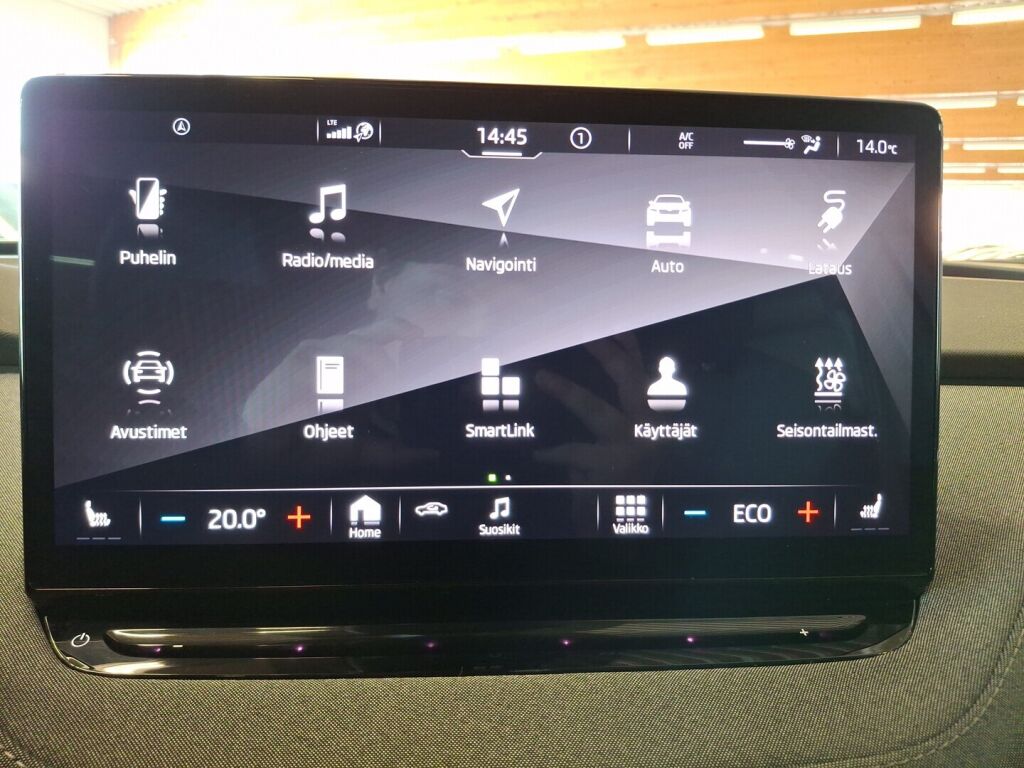 Skoda Enyaq 2023 Valkoinen