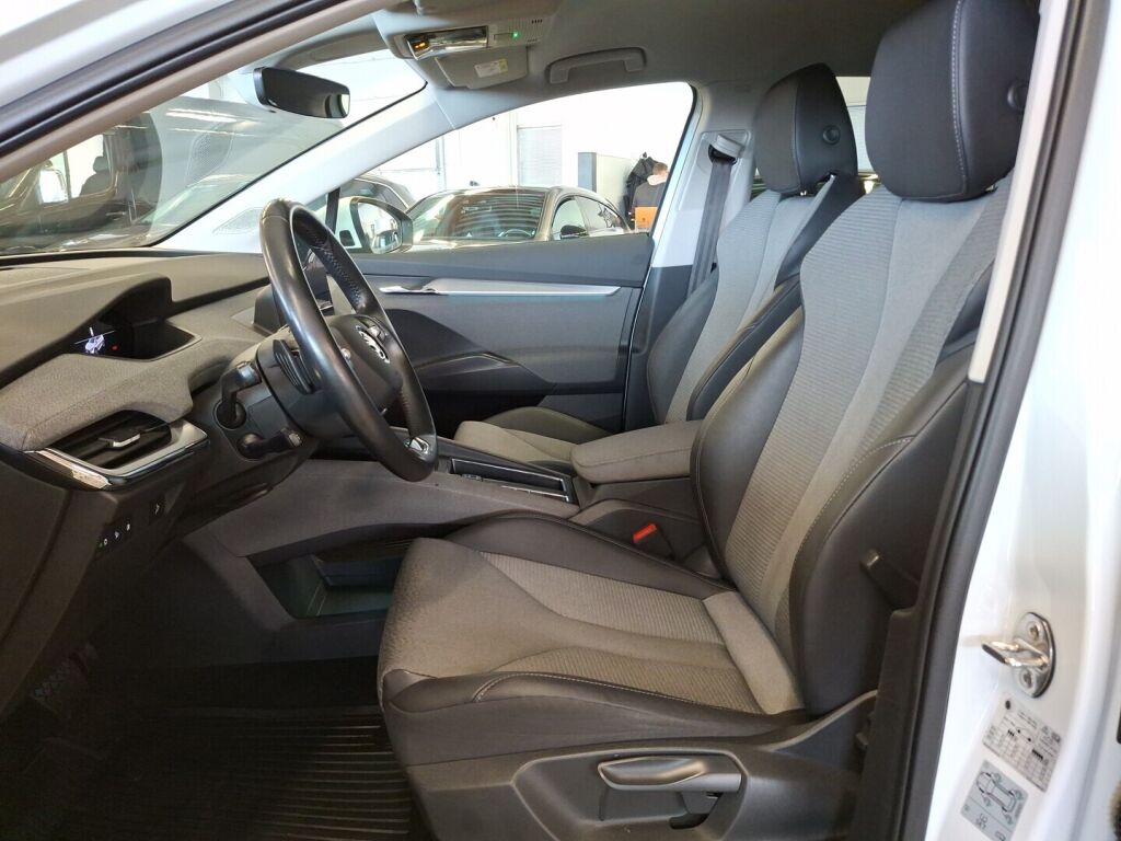 Skoda Enyaq 2023 Valkoinen