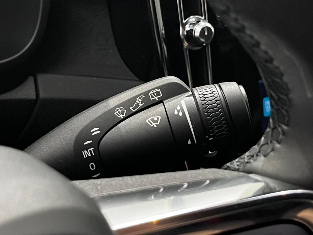 Volvo XC40 2023 Valkoinen