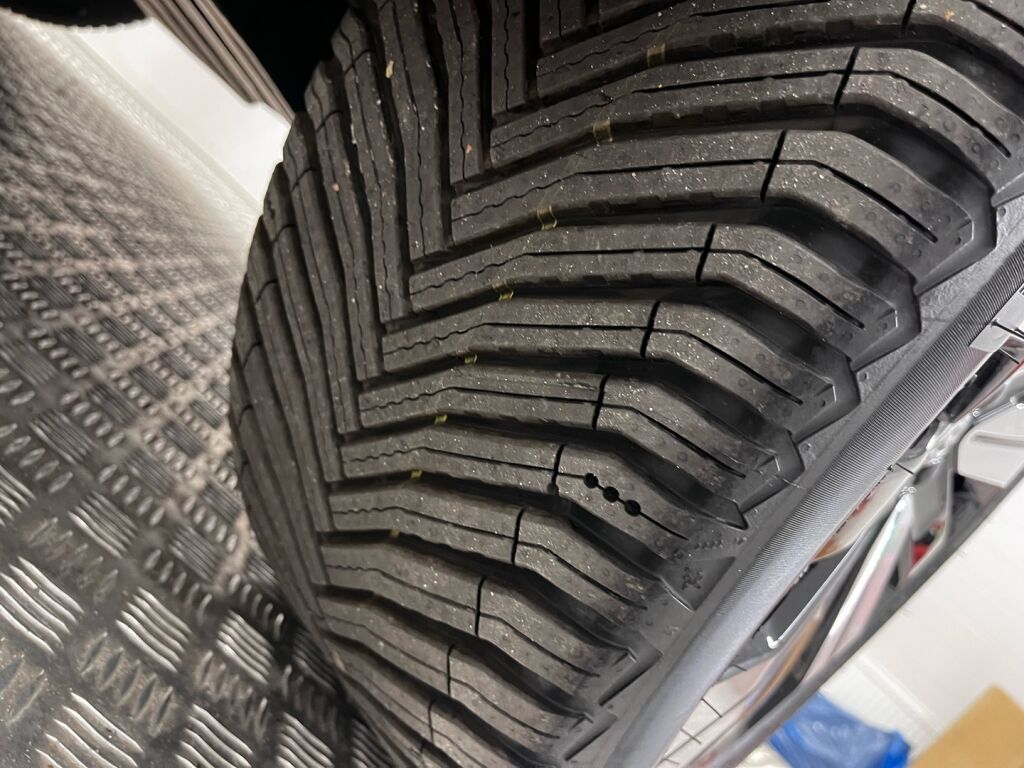 Volvo XC40 2023 Valkoinen