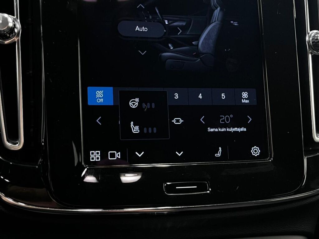 Volvo XC40 2023 Valkoinen