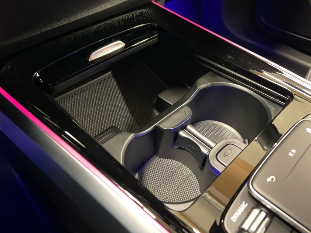 Mercedes-Benz EQB 2022 Musta