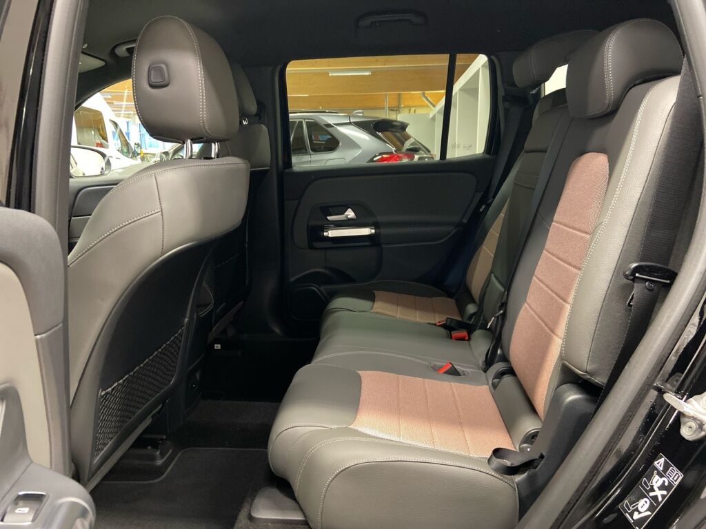 Mercedes-Benz EQB 2022 Musta