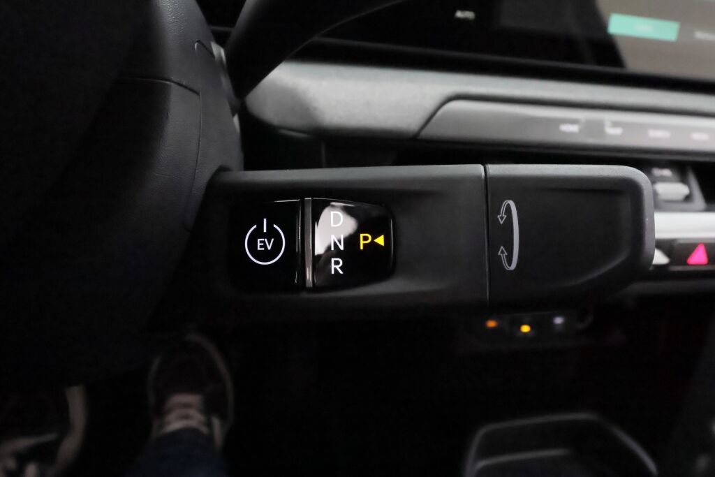 Kia EV4 2025 Sininen