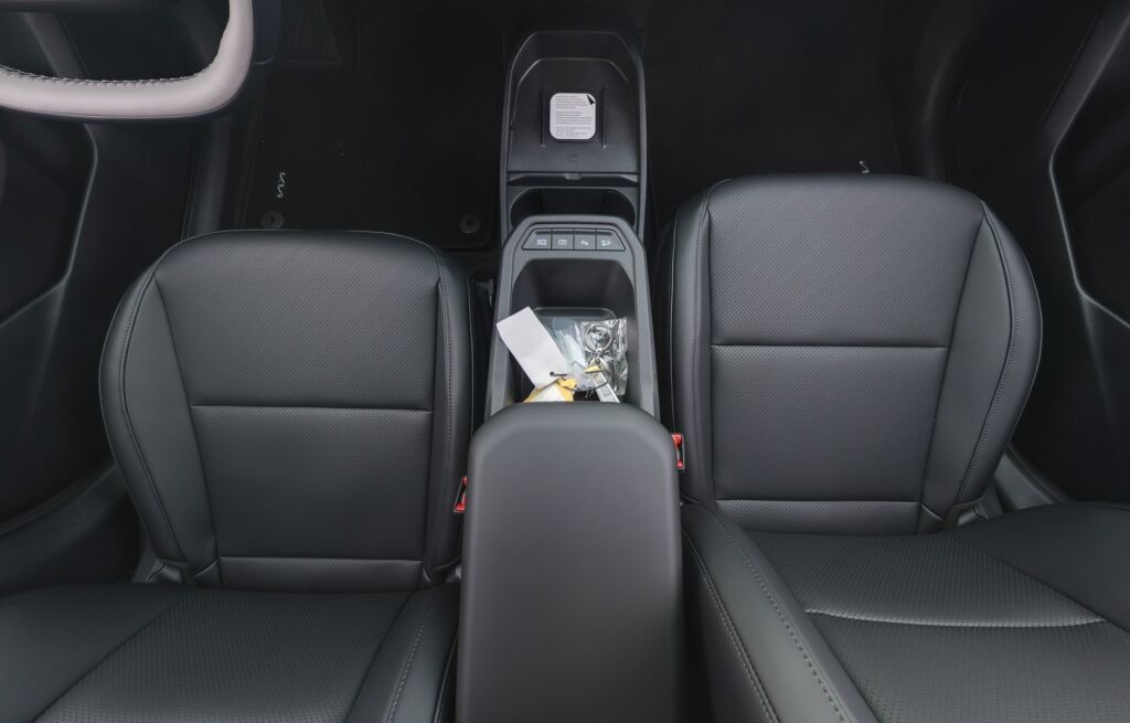 Kia EV4 2025 Sininen