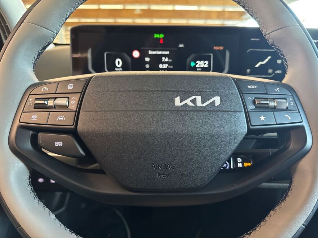 Kia EV4 2026 Harmaa