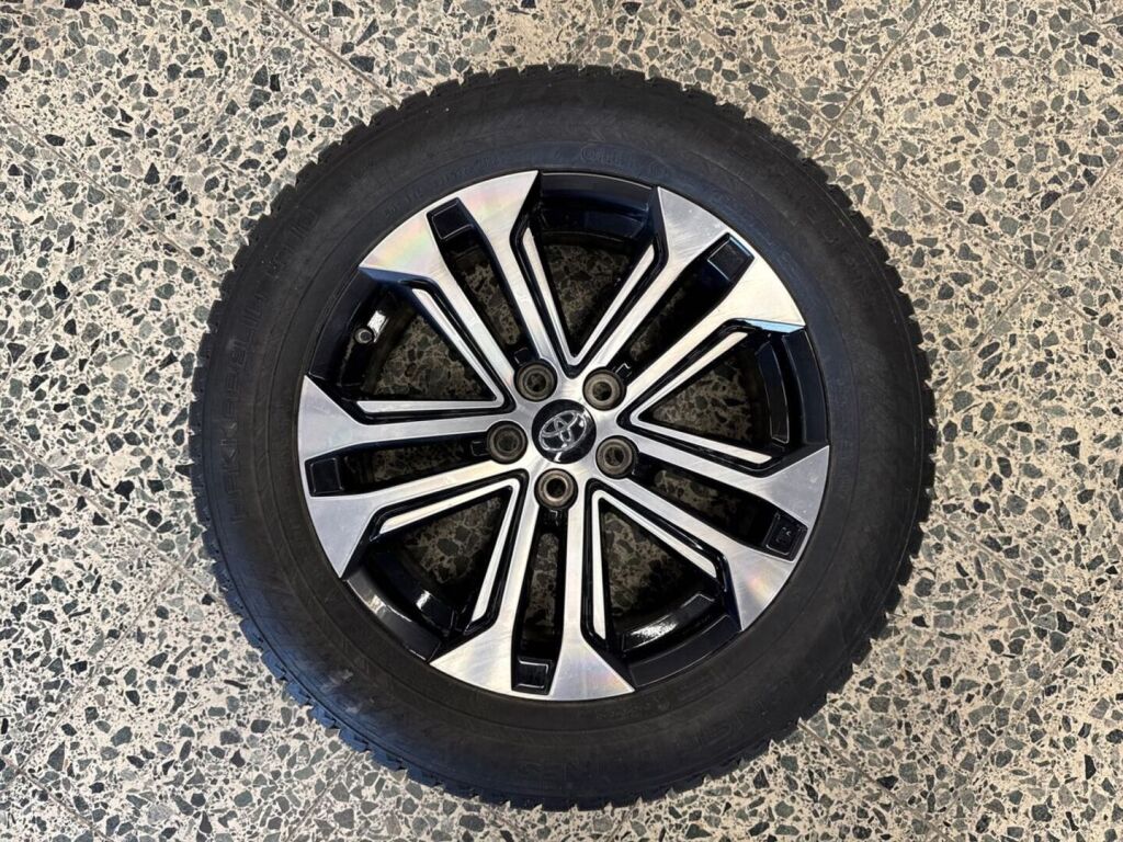 Toyota RAV4 Plug-in 2023 Harmaa