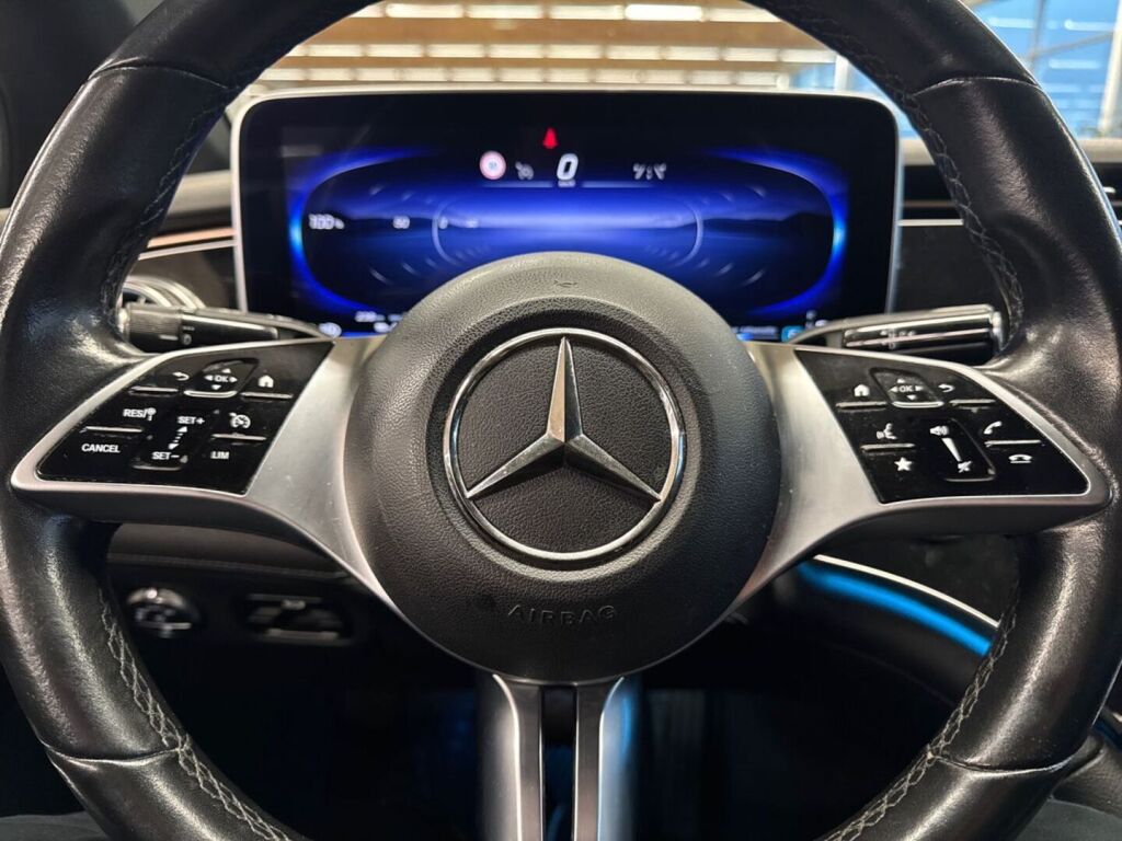 Mercedes-Benz EQE 2023 Musta