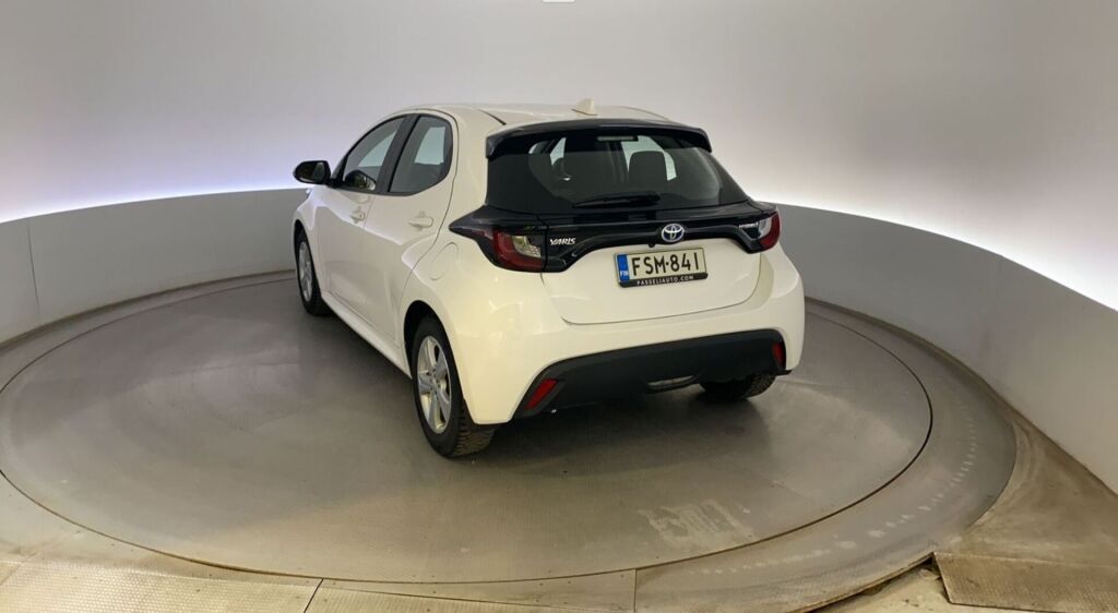 Toyota Yaris 2023 Valkoinen