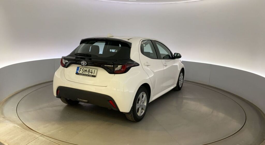Toyota Yaris 2023 Valkoinen