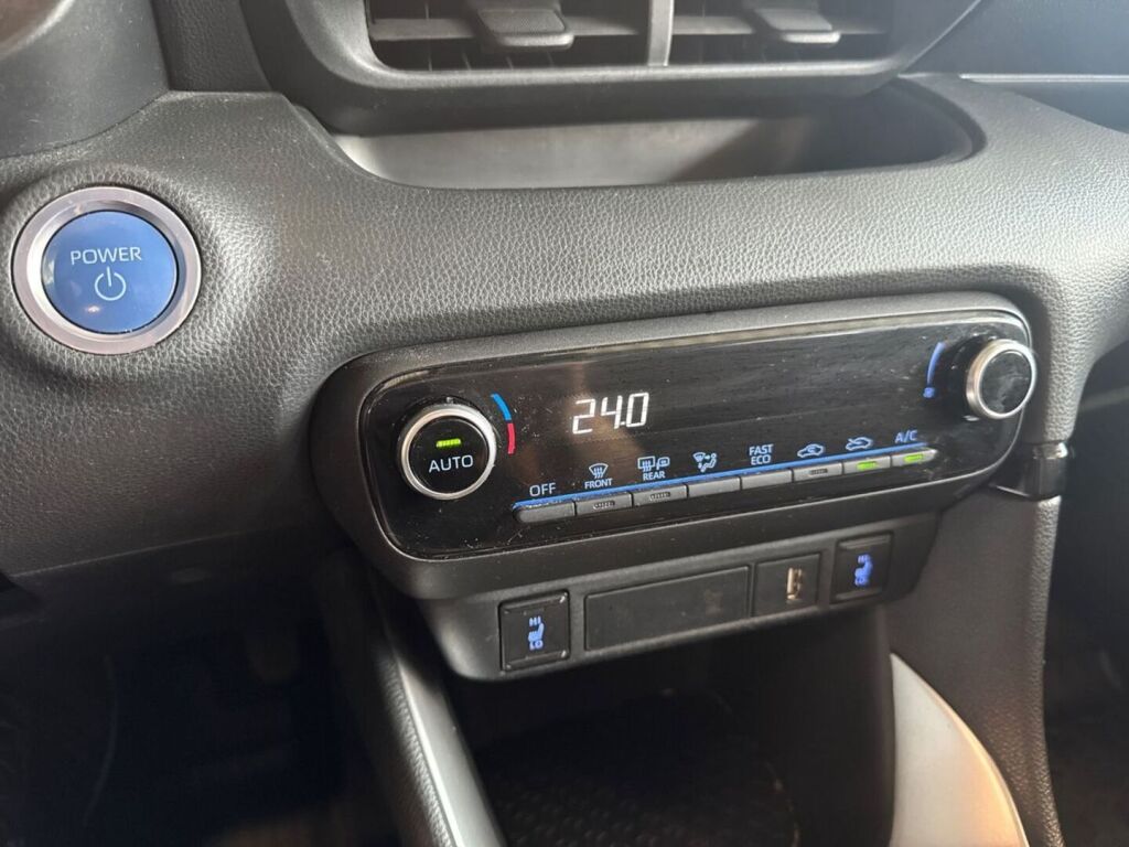 Toyota Yaris 2023 Valkoinen