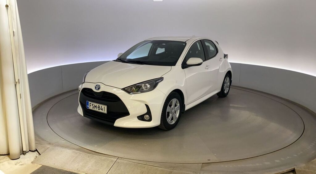 Toyota Yaris 2023 Valkoinen