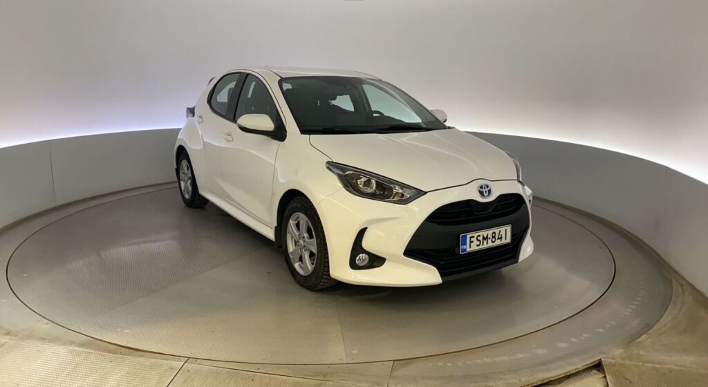 Toyota Yaris 2023 Valkoinen