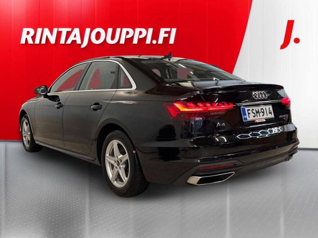 Audi A4 2023 Musta