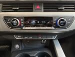 Audi A4 2023 Musta