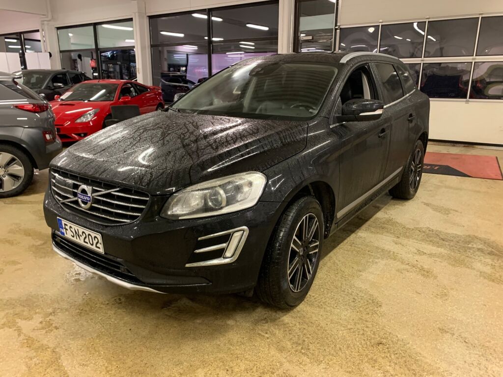 Volvo XC60 2016 Musta