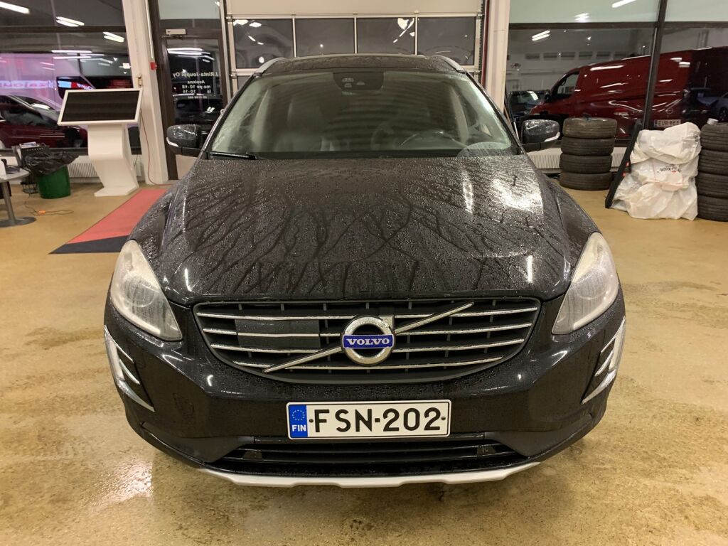 Volvo XC60 2016 Musta