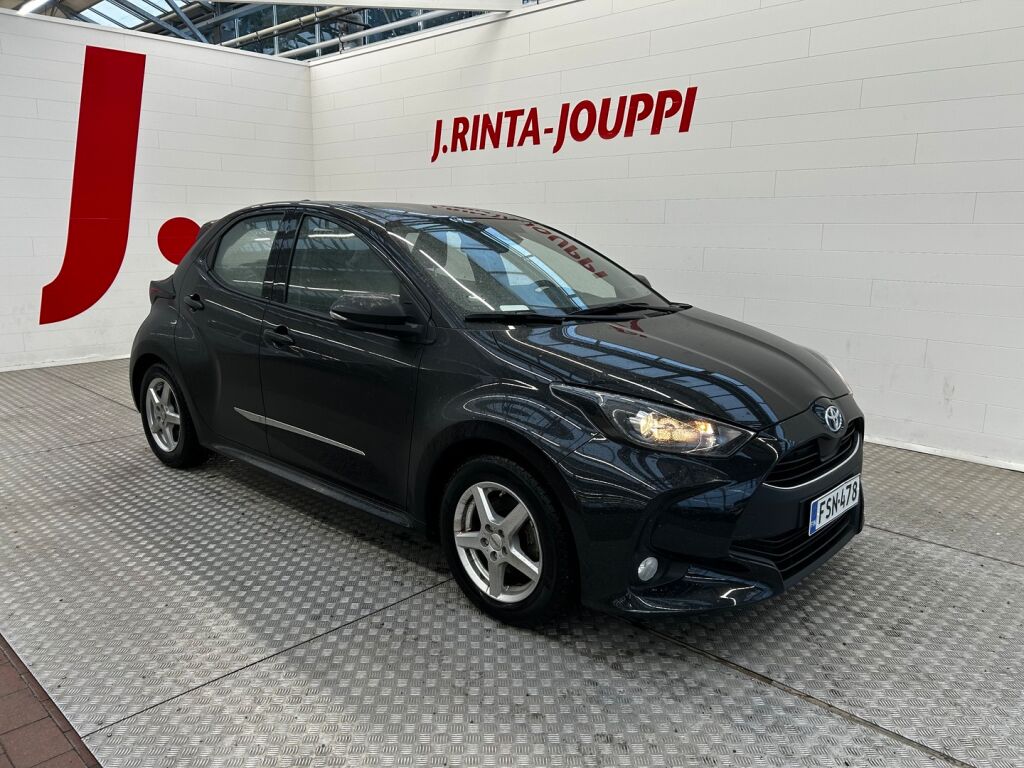 Toyota Yaris 2023 Musta