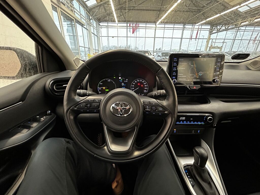 Toyota Yaris 2023 Musta