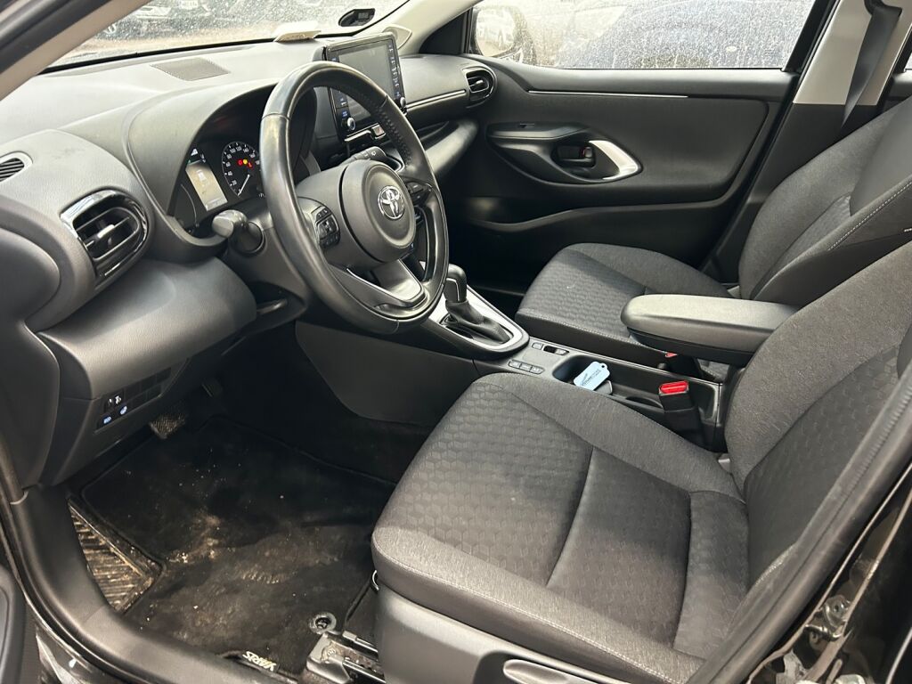 Toyota Yaris 2023 Musta