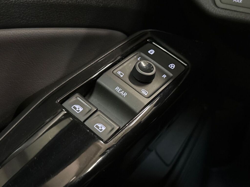 Volkswagen ID.5 2023 Musta