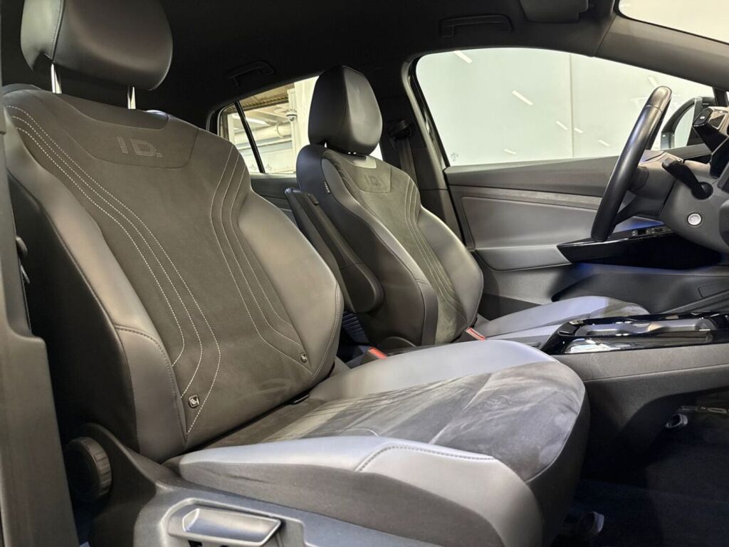 Volkswagen ID.5 2023 Musta