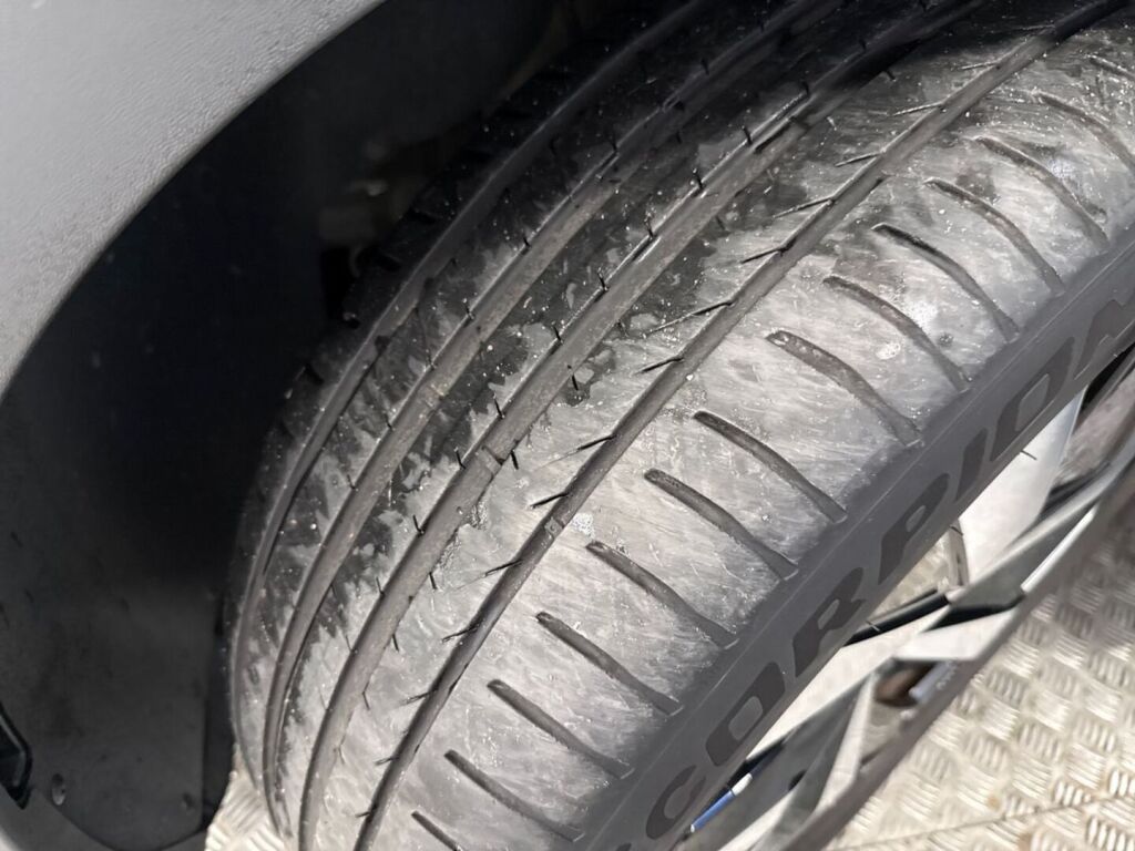 Volkswagen ID.5 2023 Musta