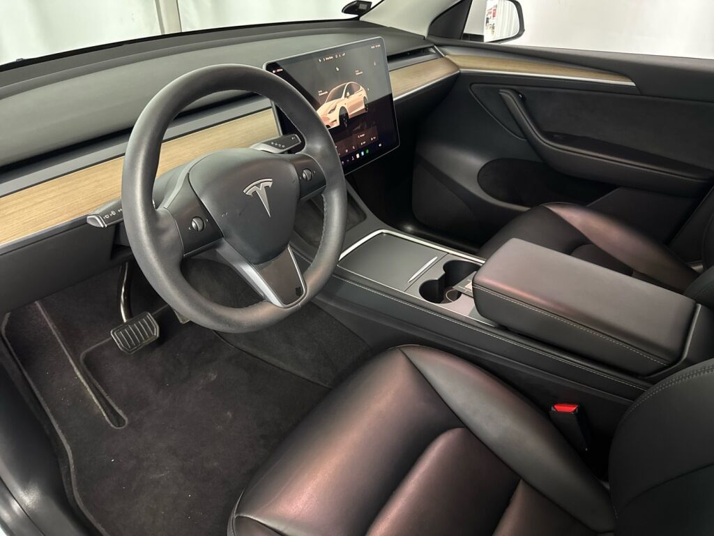 Tesla Model Y 2022 Valkoinen