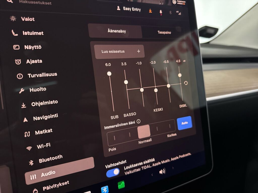 Tesla Model Y 2022 Valkoinen