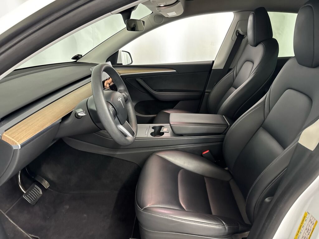 Tesla Model Y 2022 Valkoinen