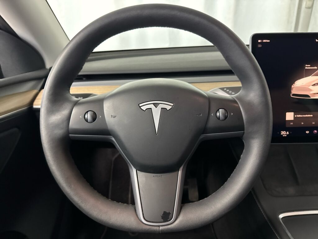 Tesla Model Y 2022 Valkoinen
