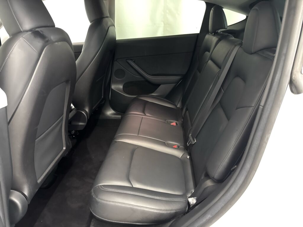 Tesla Model Y 2022 Valkoinen