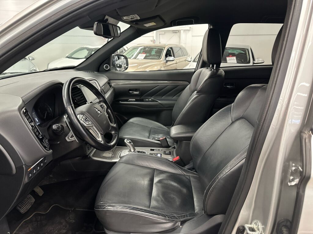 Mitsubishi Outlander PHEV 2019 Harmaa