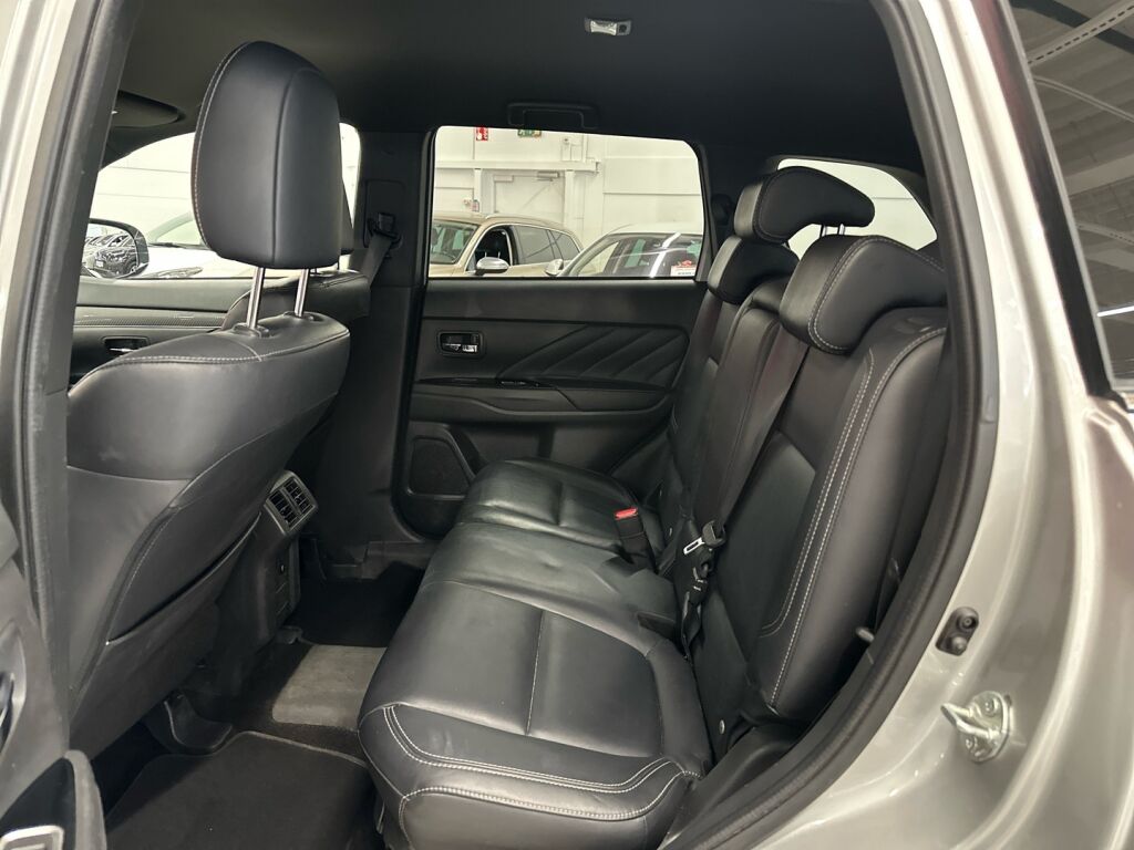 Mitsubishi Outlander PHEV 2019 Harmaa