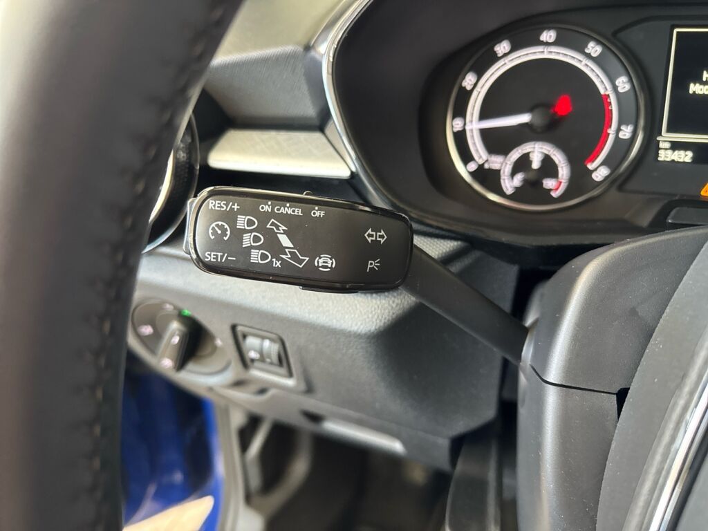 Skoda Fabia 2023 Sininen