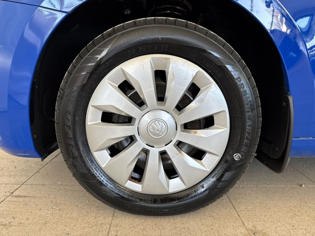 Skoda Fabia 2023 Sininen