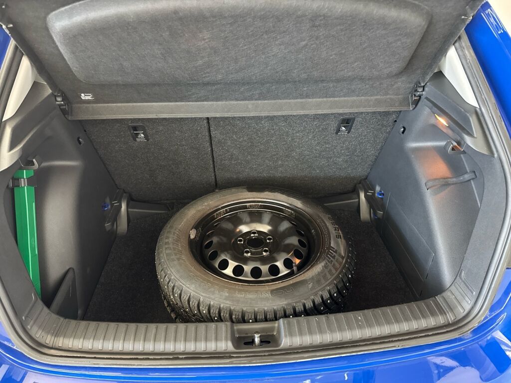 Skoda Fabia 2023 Sininen