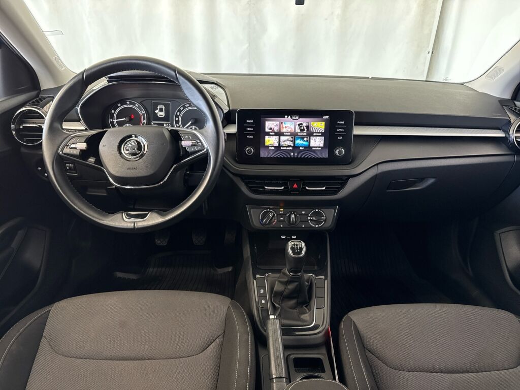 Skoda Fabia 2023 Sininen