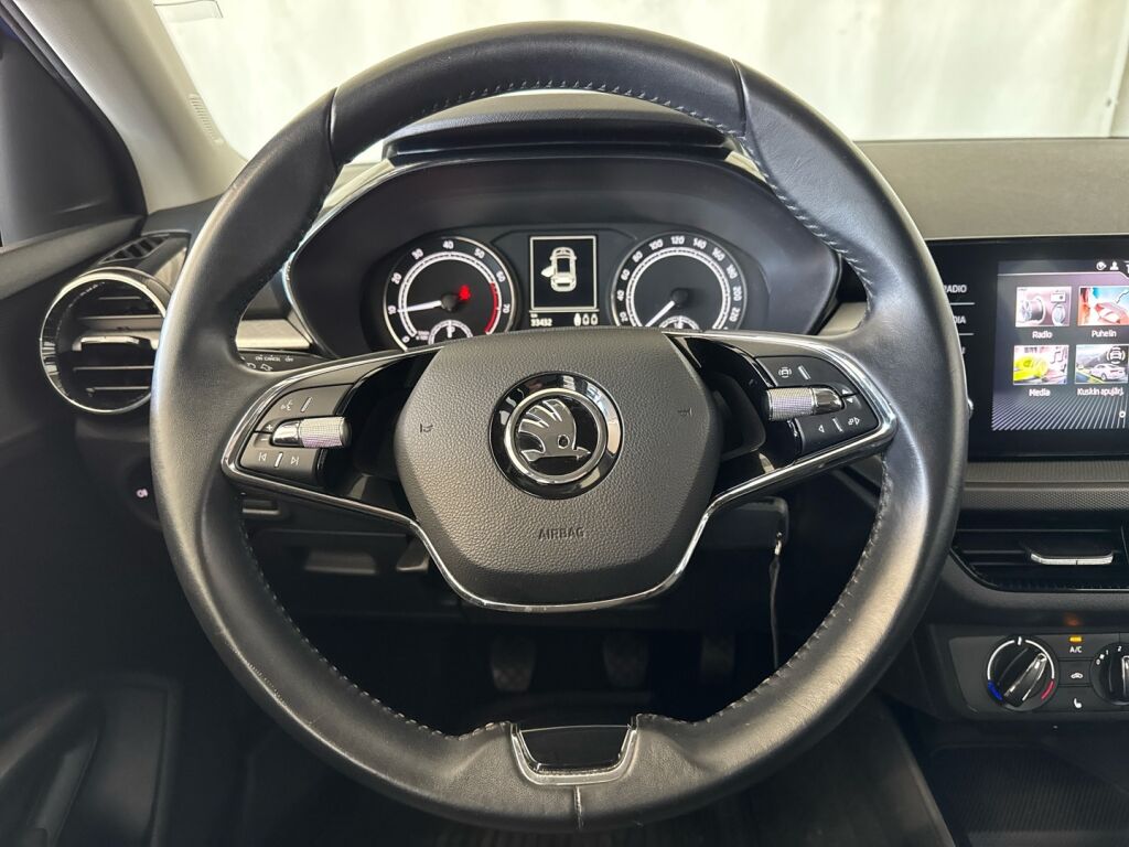 Skoda Fabia 2023 Sininen