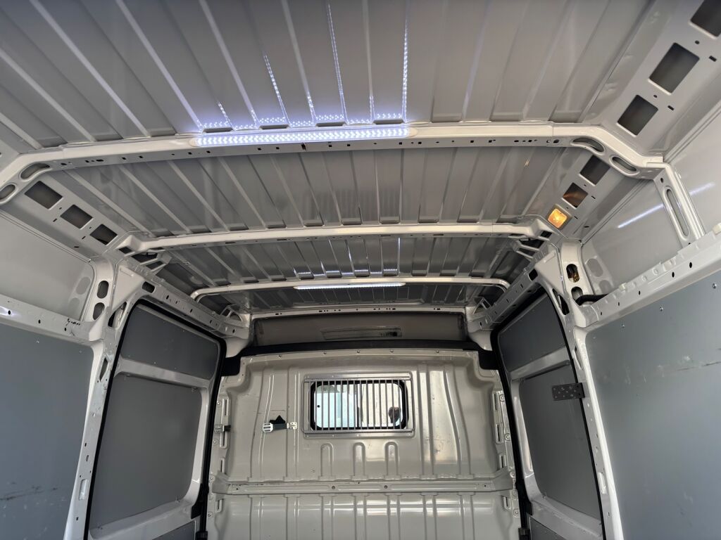 Peugeot Boxer 2023 Valkoinen