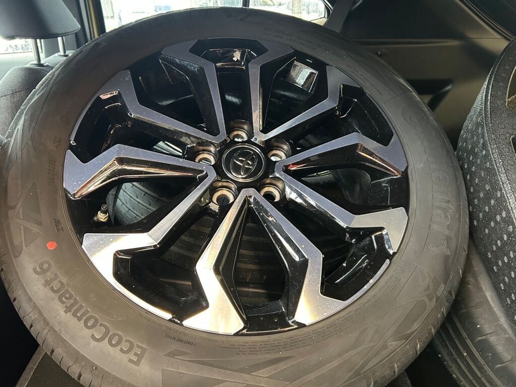 Toyota Yaris Cross 2023 Keltainen