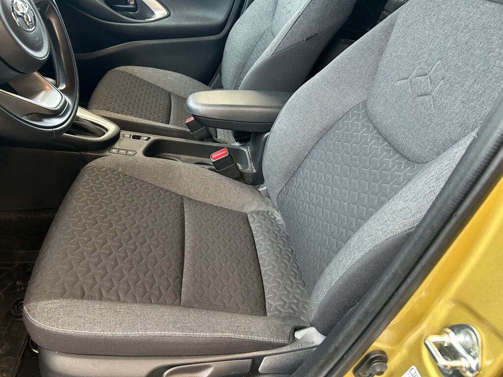 Toyota Yaris Cross 2023 Keltainen