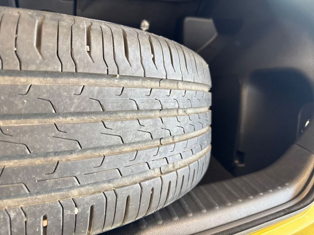 Toyota Yaris Cross 2023 Keltainen