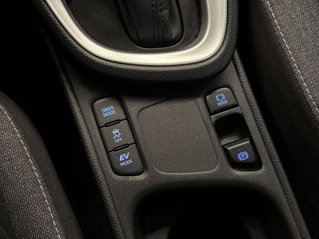 Toyota Yaris Cross 2023 Keltainen